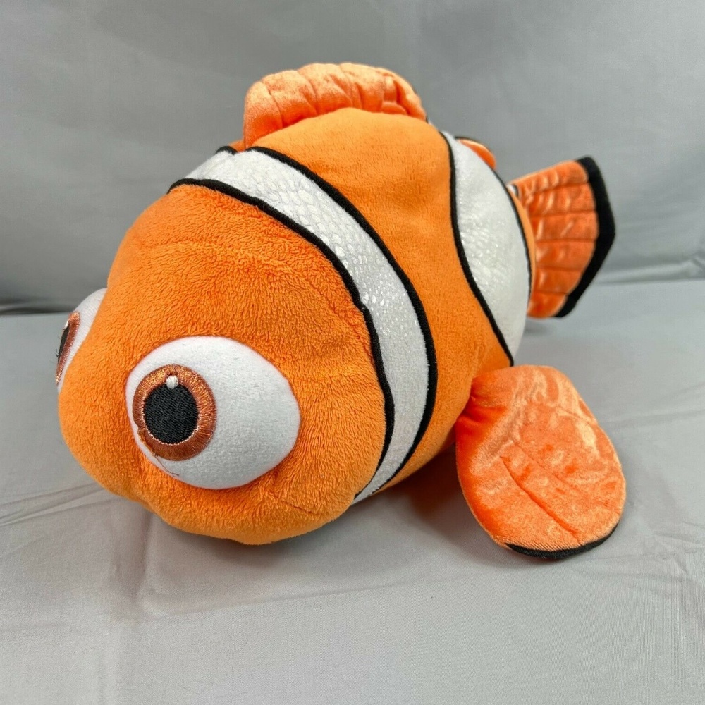Disney Store NEMO Finding Nemo/Dory 14” LARGE Plush Clown Fish Orange